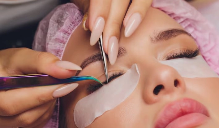 Lash extension precision tweezers applying extensions for long-lasting wear
