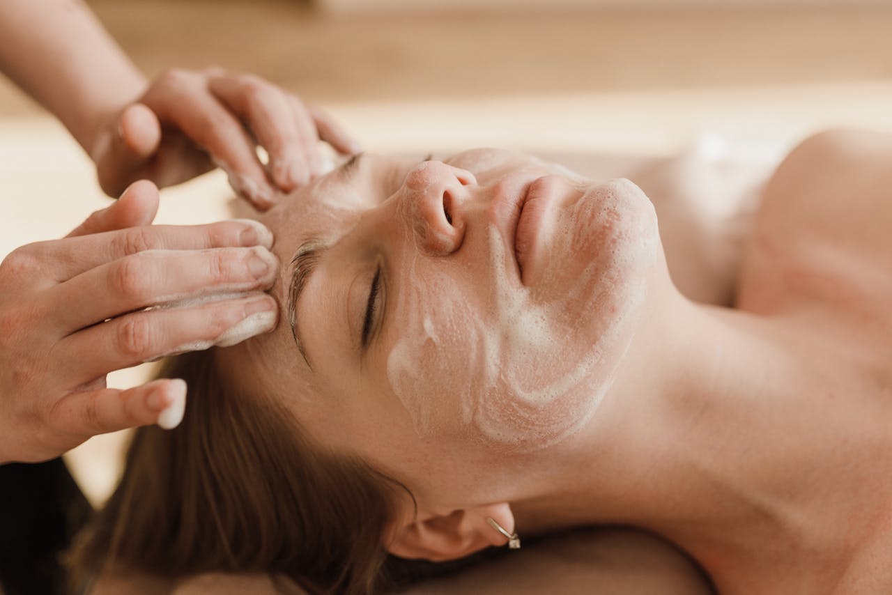 Image of Meena Threading & Waxing Center showcasing men’s premium waxing and grooming services in Midtown East, NYC.